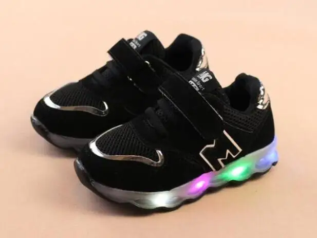 Новинка 2018 брендовая Весенняя детская спортивная обувь сетчатые светящиеся