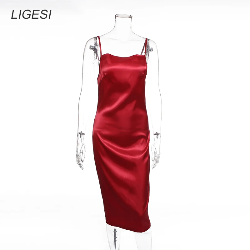 Женское облегающее платье на бретелях спагетти с V образным вырезом и открытой