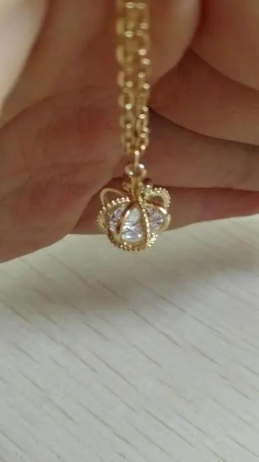 

Crown Pendant Necklace Gold Color 3D Crown with zircon Necklace for Women Girls