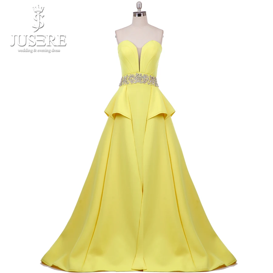 Женское вечернее платье со шлейфом ярко-желтое с баской на талии стразами и