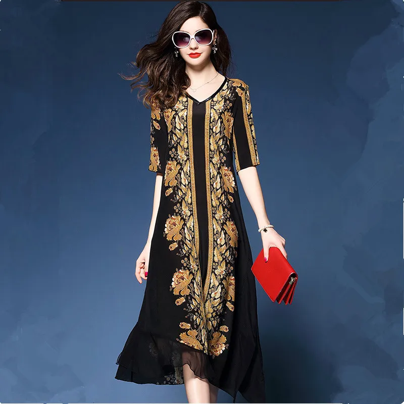 Элегантное длинное шелковое платье с v-образным вырезом и короткими рукавами