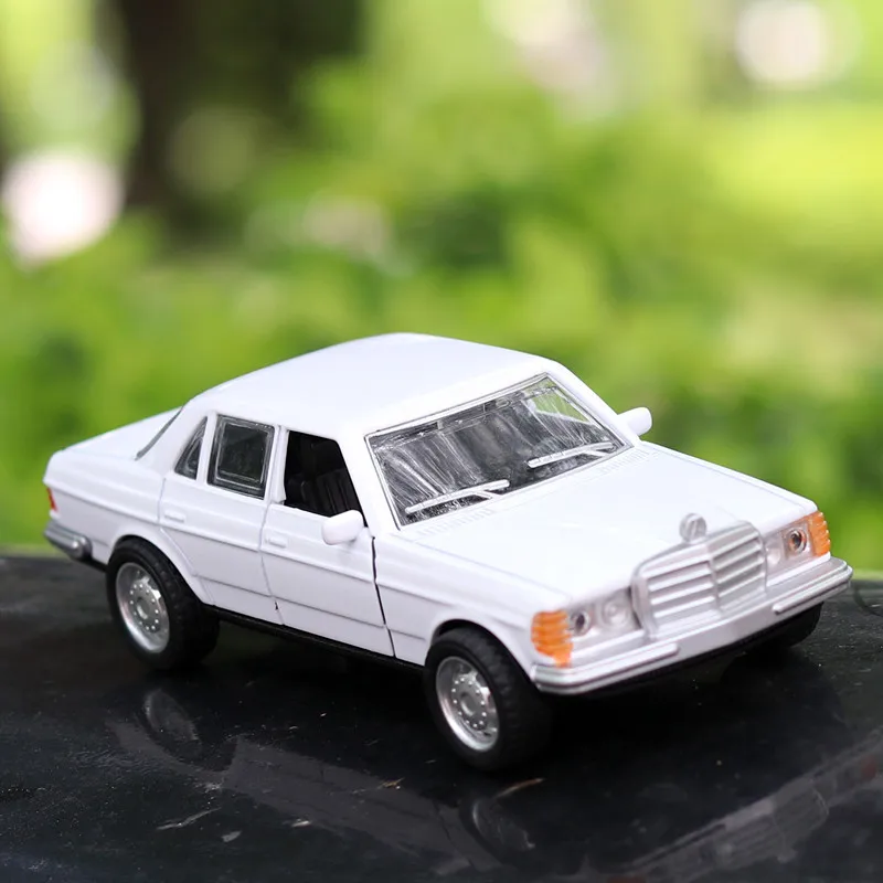 Классическая продажа 1:36 Роскошная маленькая модель сплава автомобиля имитация