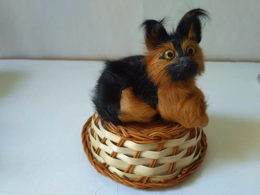 Искусственный полиэтилен и пух 8x6x7 см Волчья кошка с корзиной ручная работа