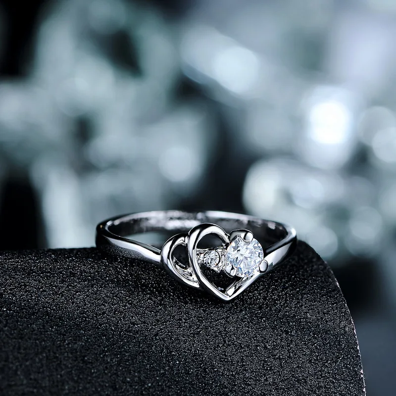 Бижутерия Italina Rigant. Женское позолоченное помолвочное кольцо с австрийскими