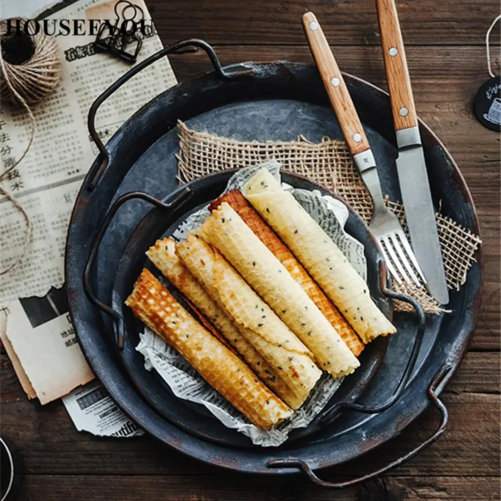 Европейская металлическая тарелка с ручками ручной работы, Круглый кованый винтажный поднос для хранения хлеба, украшение дома, сада, ресторана