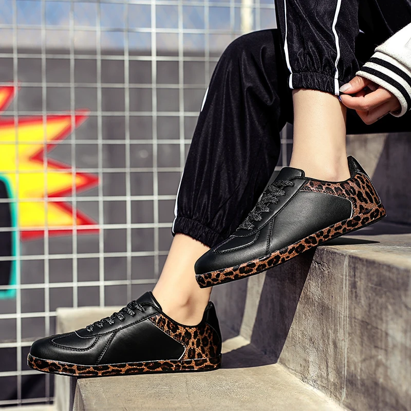 Пара женских вулканизированных туфель классическая парусиновая обувь женские