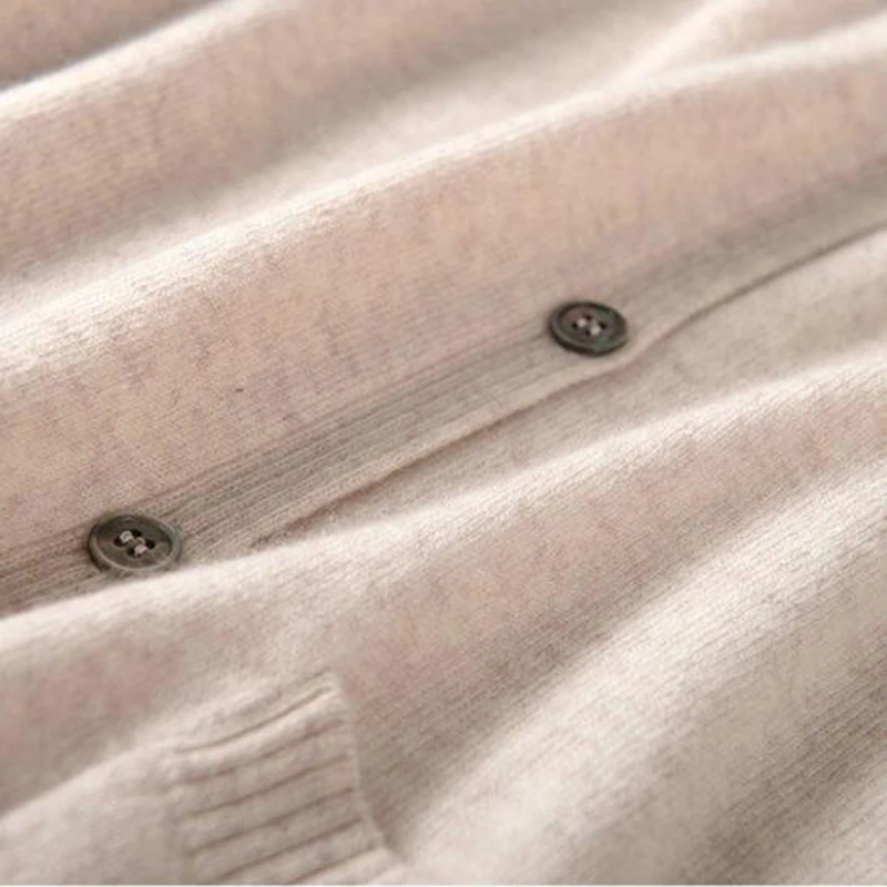 Женский вязаный кардиган с длинными рукавами |