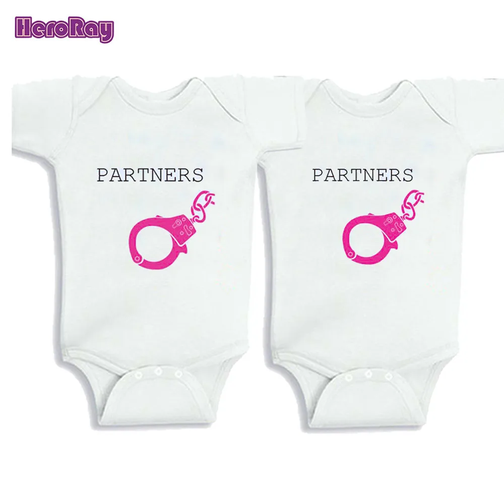 Детская одежда для близнецов Подарочный хлопковый комплект из 2 предметов