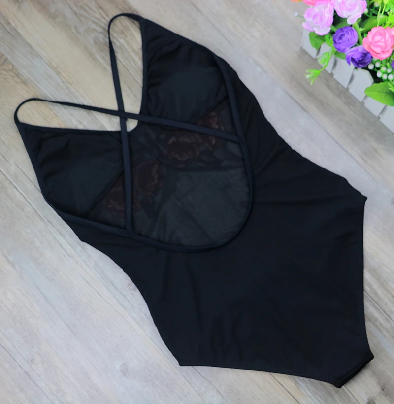 Новый сексуальный женский купальник без спинки розовый с вышивкой Одна деталь