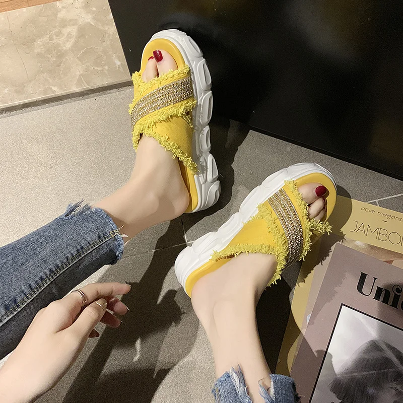 2019 Модные женские шлёпанцы для женщин со стразами летние туфли на плоской