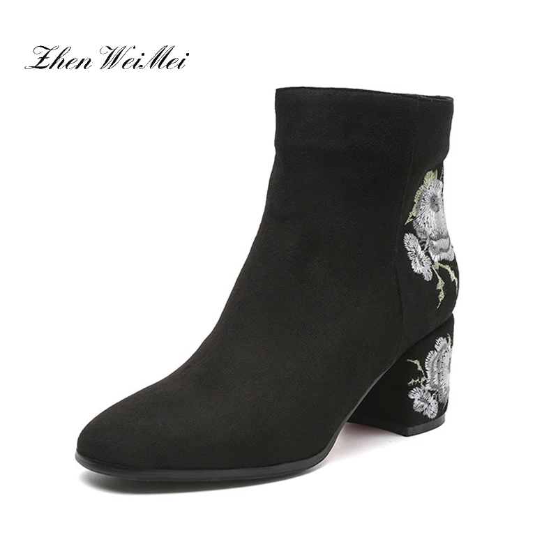 Ботинки Martin из матовой кожи на не сужающемся книзу массивном каблуке зимние