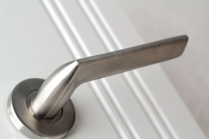 Современные минималистичные высококачественные наборы часов для дверей