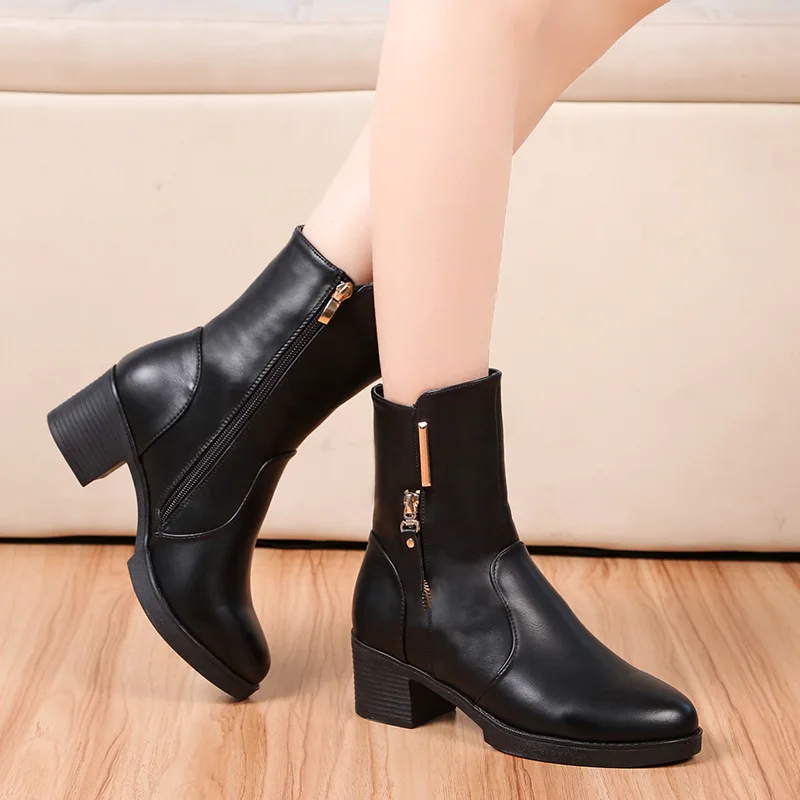 Модные ботинки Челси из искусственной кожи до середины икры с круглым носком