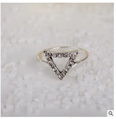 R354 2018 Новое поступление модное простое кольцо из сплава с кристаллами