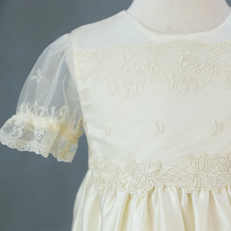 Детское кружевное платье цвета шампанского с коротким рукавом | Мать и ребенок