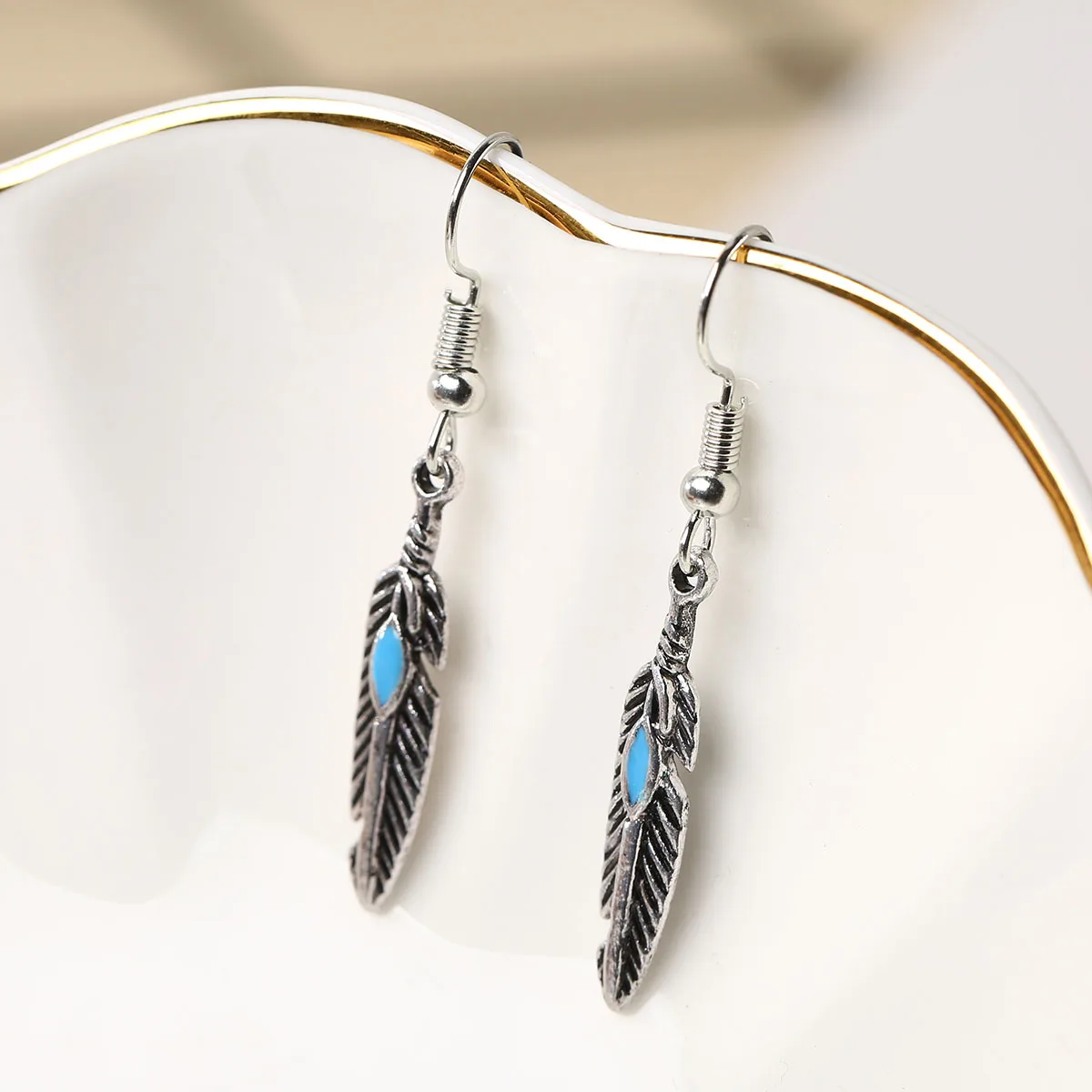 

1 Pair Bohemia Vintage Dangle Earring Feather Leaves Pendant Leaf Drop Earrings Brincos Pendientes Women Retro Boho Ear Jewelry