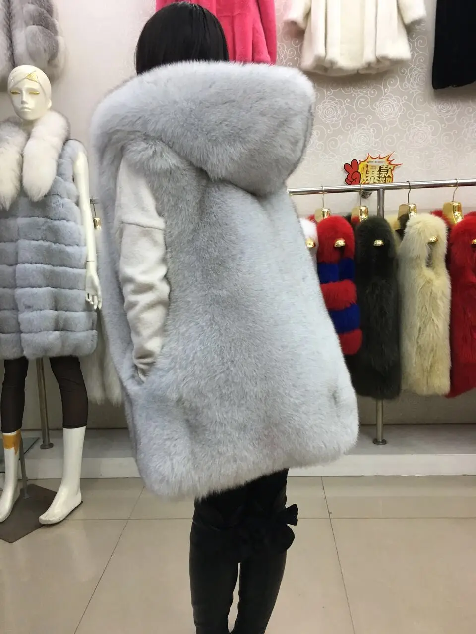 Жилет из лисьего меха с капюшоном роскошная безрукавка натурального Лисьего