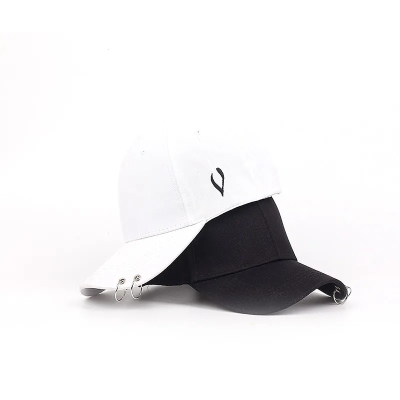Модная Мужская и Женская бейсбольная кепка с железным кольцом черная белая для