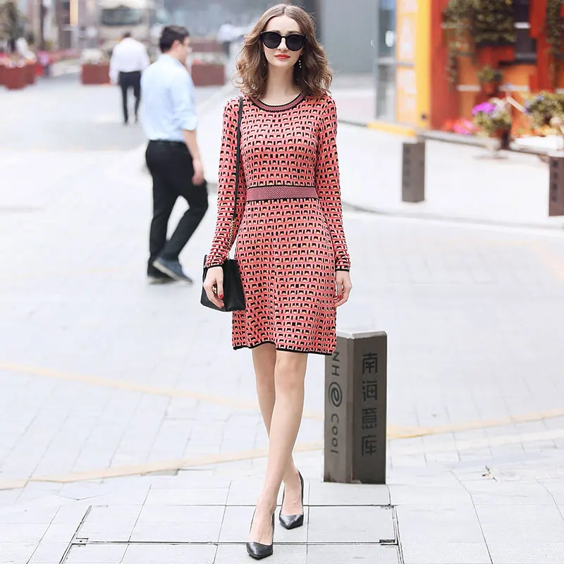 Женское вязаное платье элегантное новинка 2019 вязанное в клетку с круглым вырезом