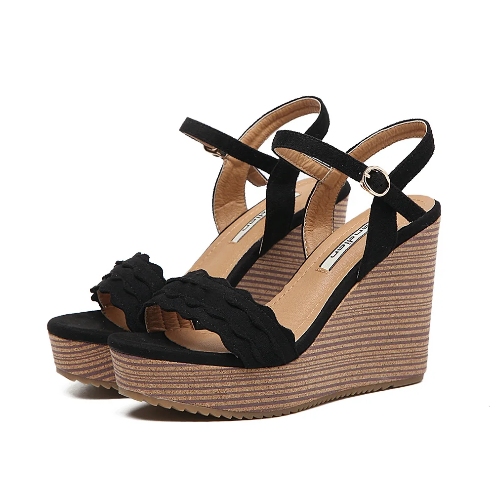 Сандалии женские замшевые на платформе дизайнерские шлепанцы танкетке с узким