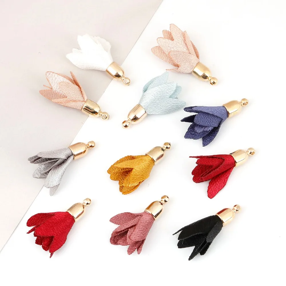 Случайное сочетание лепестки цветов кисточкой Шарм Подвески или ювелирных