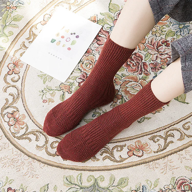 Новый 2017 В Трубке Носки Для Женщин Классические Шерстяные Девушки Цветастые