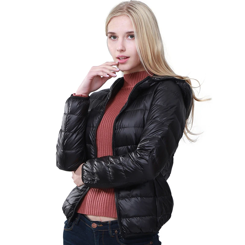 Пуховик женский ультра светильник 90% утиного пуха с капюшоном длинным