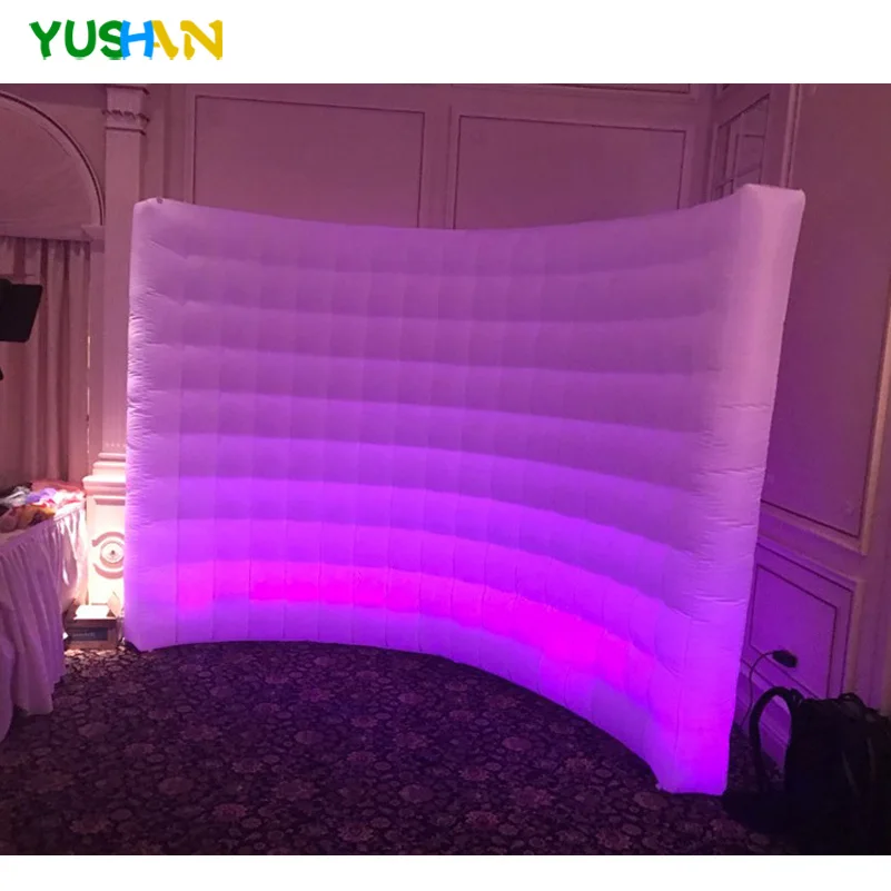 安い 人気 10ft 白ポータブルインフレータブルフォトブースの壁背景 1 ピース LED ストリップとインナー送風 Led ウォールパーティー