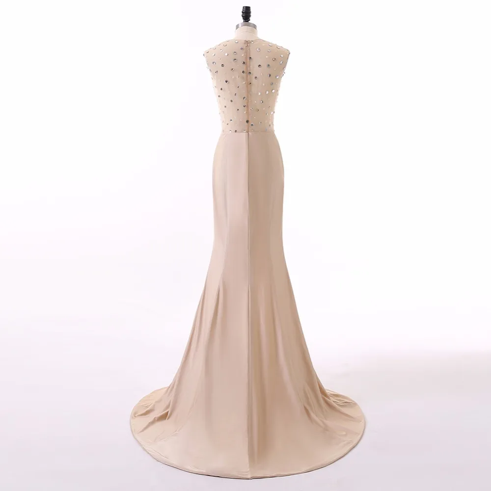 Длинные вечерние платья цвета шампанского без рукавов с глубоким вырезом