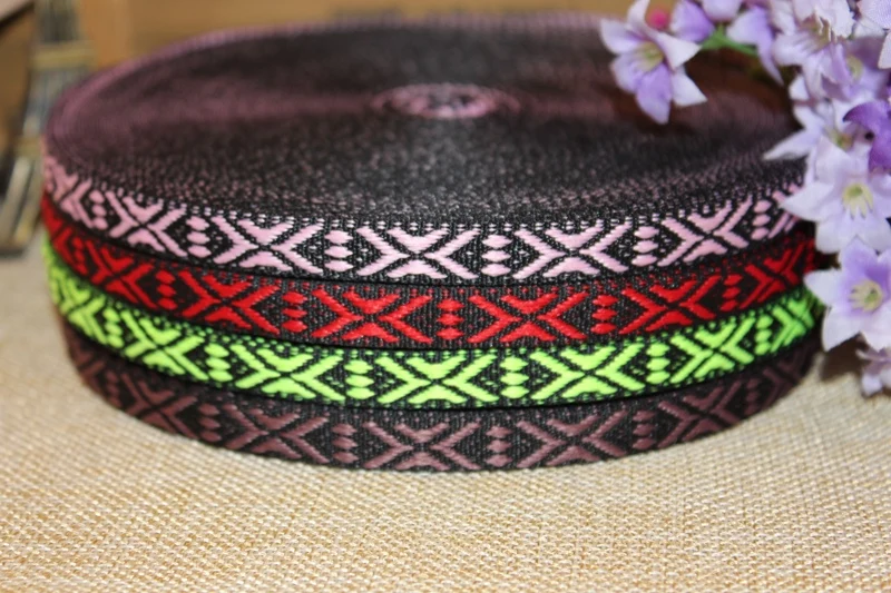 

Жаккардовая лента в этническом стиле, с геометрическим рисунком