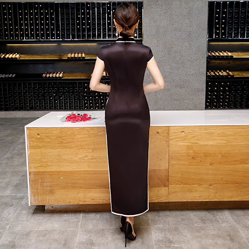 Винтажное длинное платье ручной работы с пуговицами черного и белого цвета