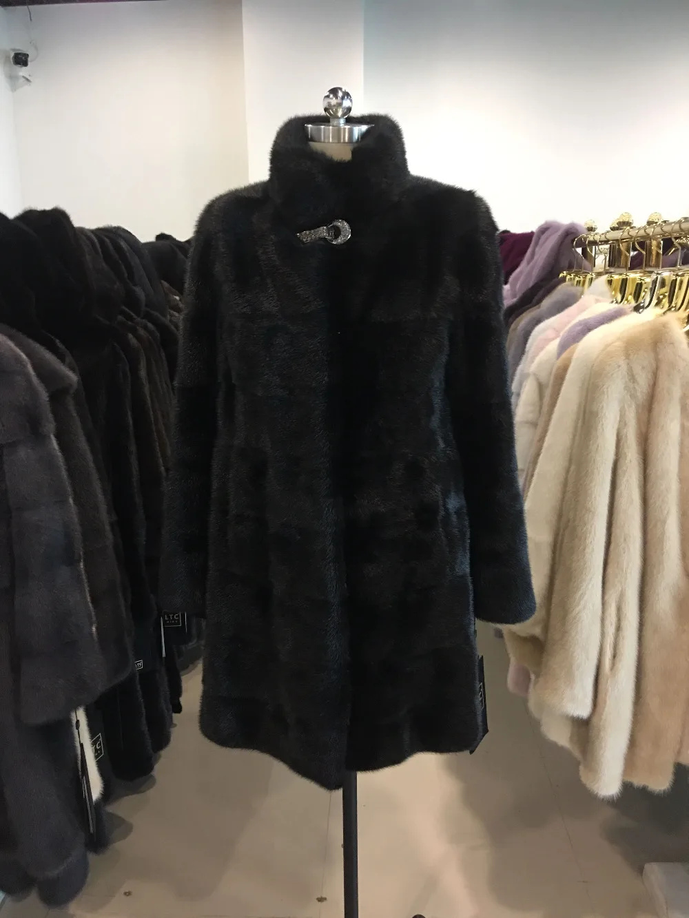 Воротник-стойка полная кожа с полосатым вырезом длина 90 см | Женская одежда