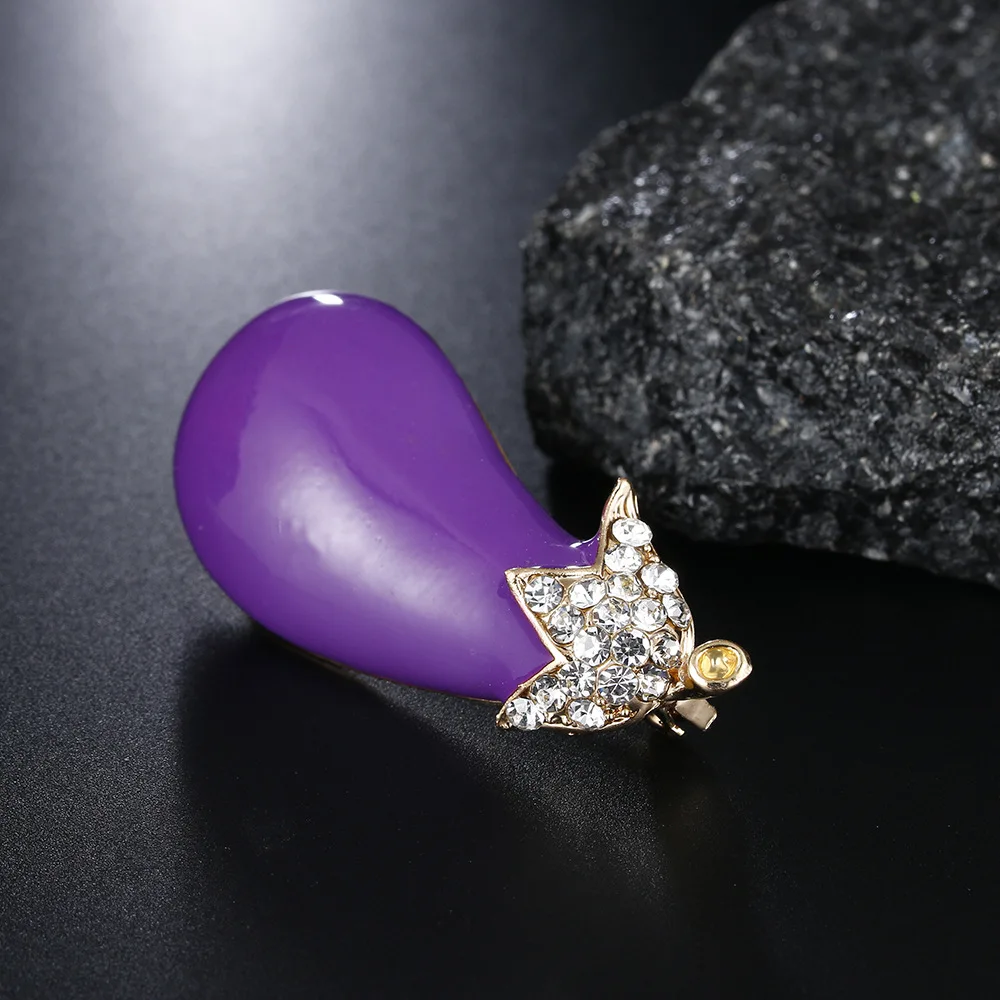 Фиолетовая брошь из баклажаны с растениями эмалированная золотистого цвета для