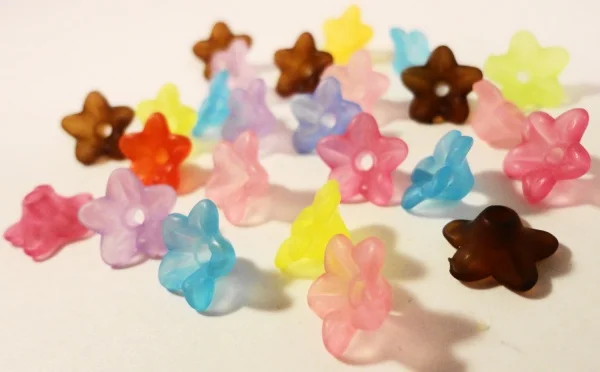 Цветочные бусины Lucite 10x5 мм разноцветные акриловые мелкие цветочные из смолы