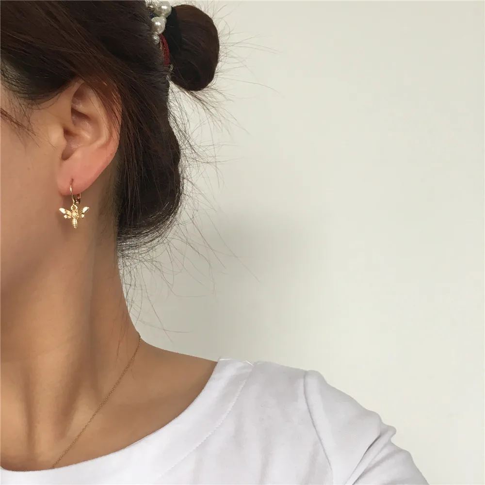 

Hot Summer New Arrivals Girly Gold Color Plating Honey Bee Charm Thin Hoop Earrings For Women Cute Lovely Tiny Jewelry