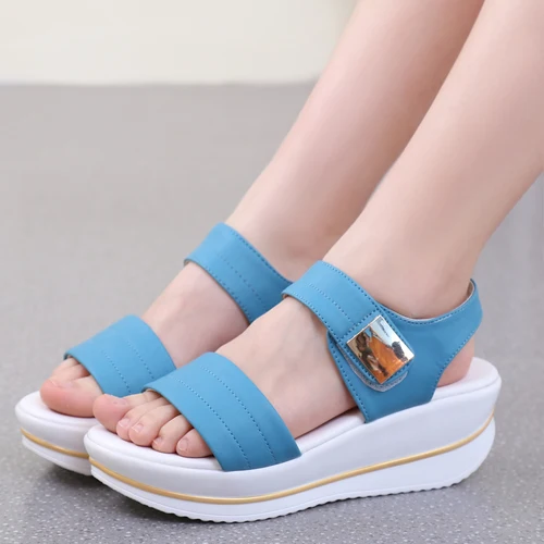 Size43 Летние женские сандалии на платформе; из натуральной Кожаный крючок петля; мягкие и удобные туфли на танкетке Дамская обувь повседневные сандалии 9 Цвета - Цвет: blue