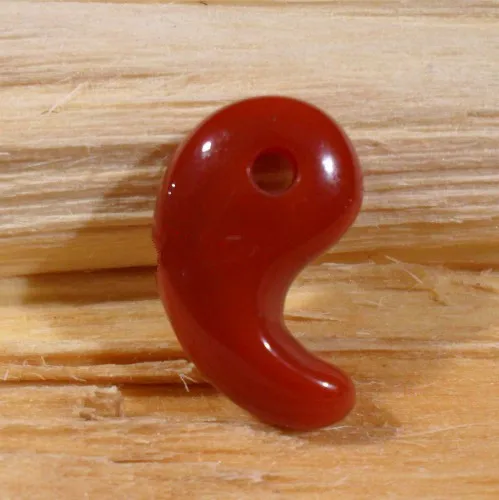 30 мм. Красный агат Shinto Magatama амулет кулон|amulet pendant|amulet silverpendant holder |