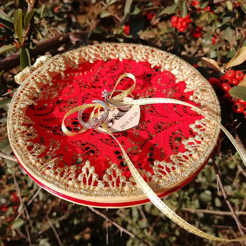 1pcs lot Red White Wood Lace Round Ring Cushion Bearer Engagement Photo Props Wedding Proposal Marriage pillow | Дом и сад