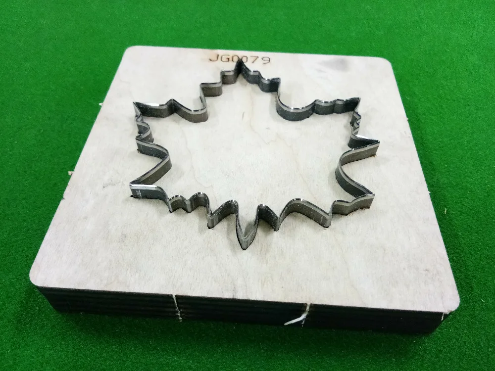 Кленовый лист дерево + металл лазерная резка формы аксессуары для перьевой ткани