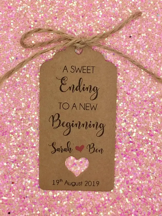 Настраиваемая конечная сладкая благодарственная открытка "Набор от похмелья для свадебного приветствия" с ярлыками для подарка на вино, сладостей, гостевыми этикетками и карточками бронирования.