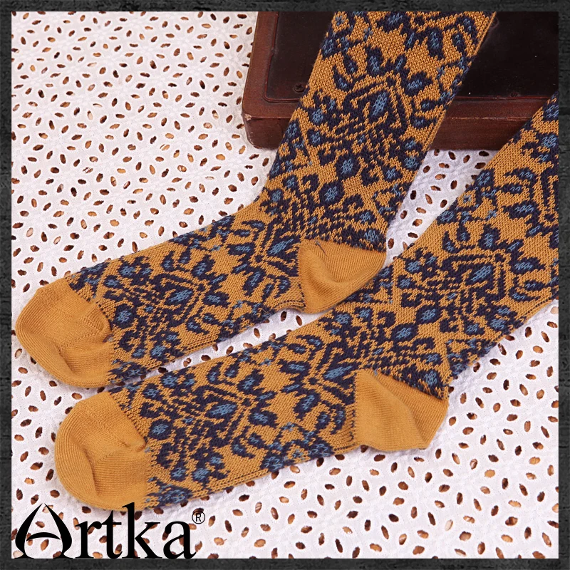 ARTKA женские осенние винтажные однотонные модные жаккардовые универсальные