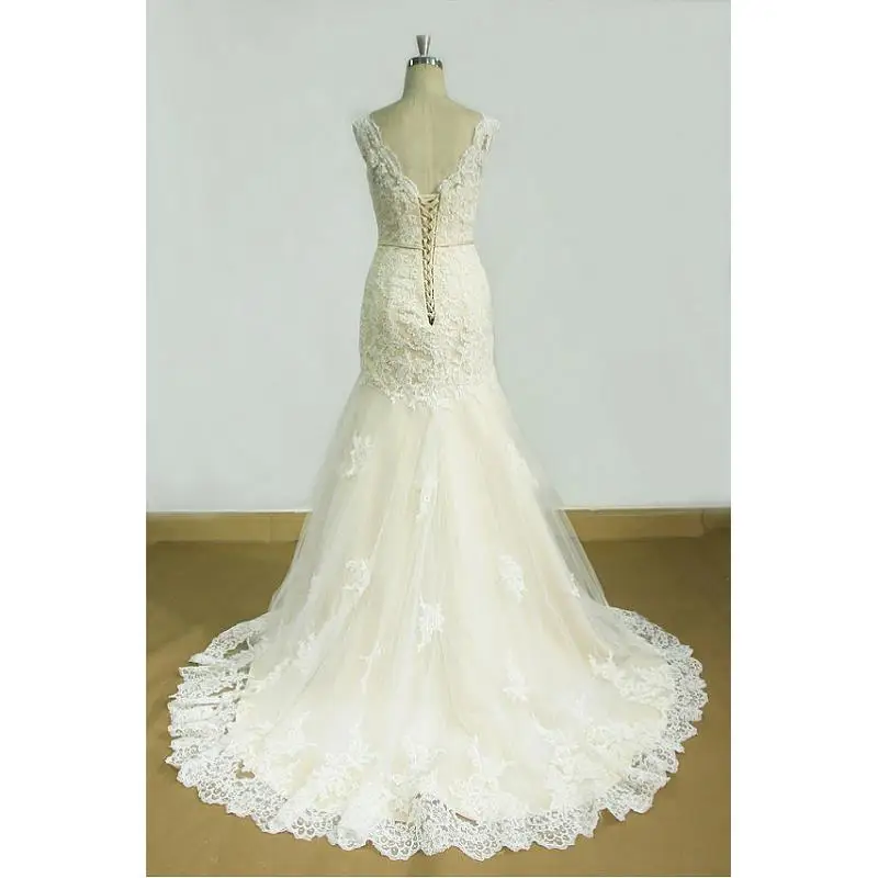 V образный вырез с фатиновой юбкой цвета слоновой кости кружевной аппликацией