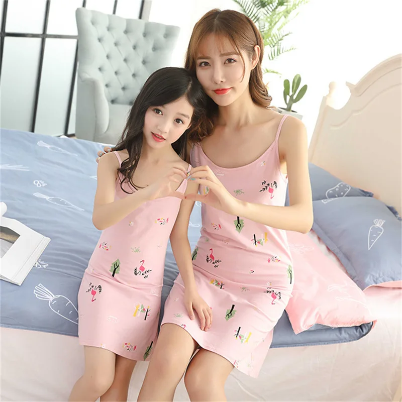 

Mother Kids Matching Nightgown Dress Mother Daughter Dresses Summer Home Sleepwear Girls Bathing Suits Mommy and Me Family Shirt