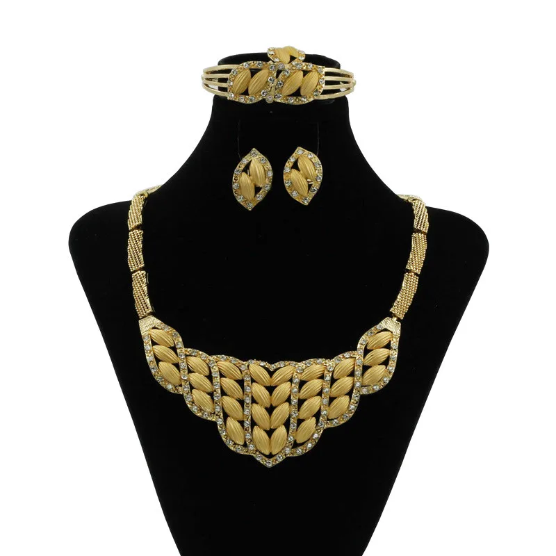 Классический дизайн 18 золотых комплектов ювелирных изделий очаровательное