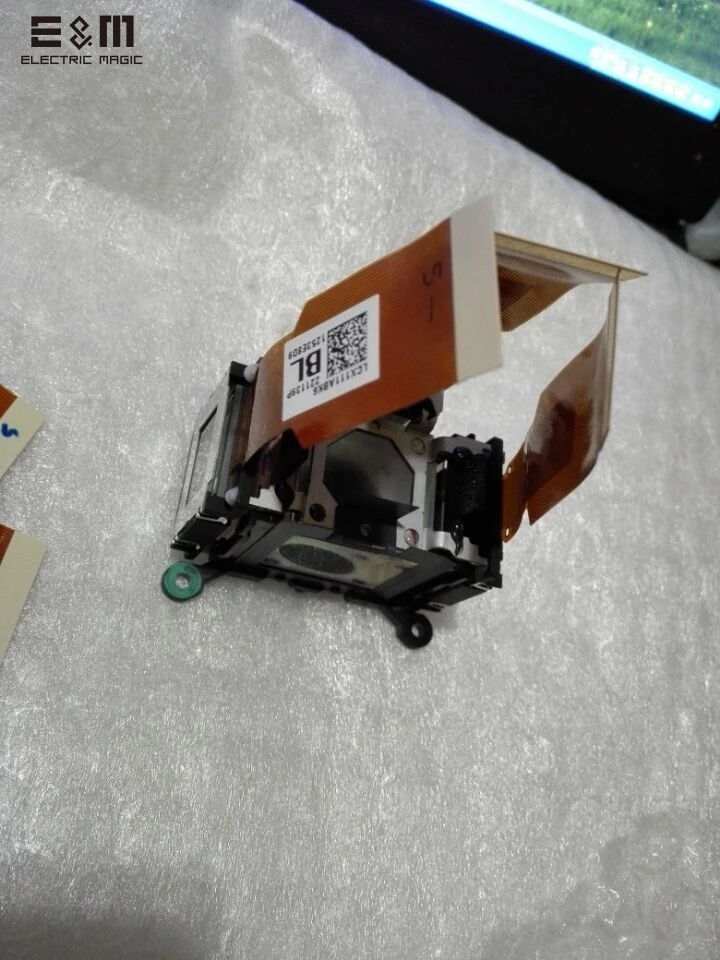 

E&M Original 3 Pcs Compatible HCP-2750X 2700X 630X 3560X U25S Projector TV LCD Panel Light Chip Module Unit LCX111AAJ LCX111ABJ