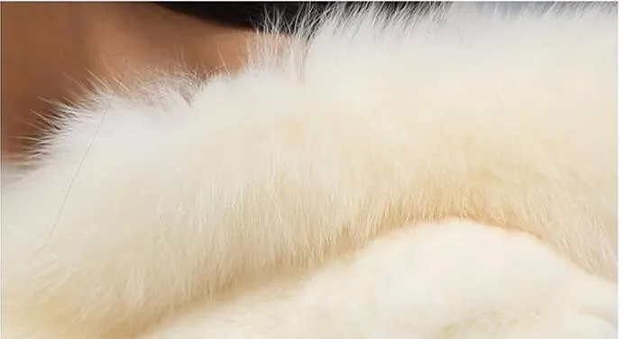 Женское пальто из искусственного меха новое модное зимнее с капюшоном и длинными