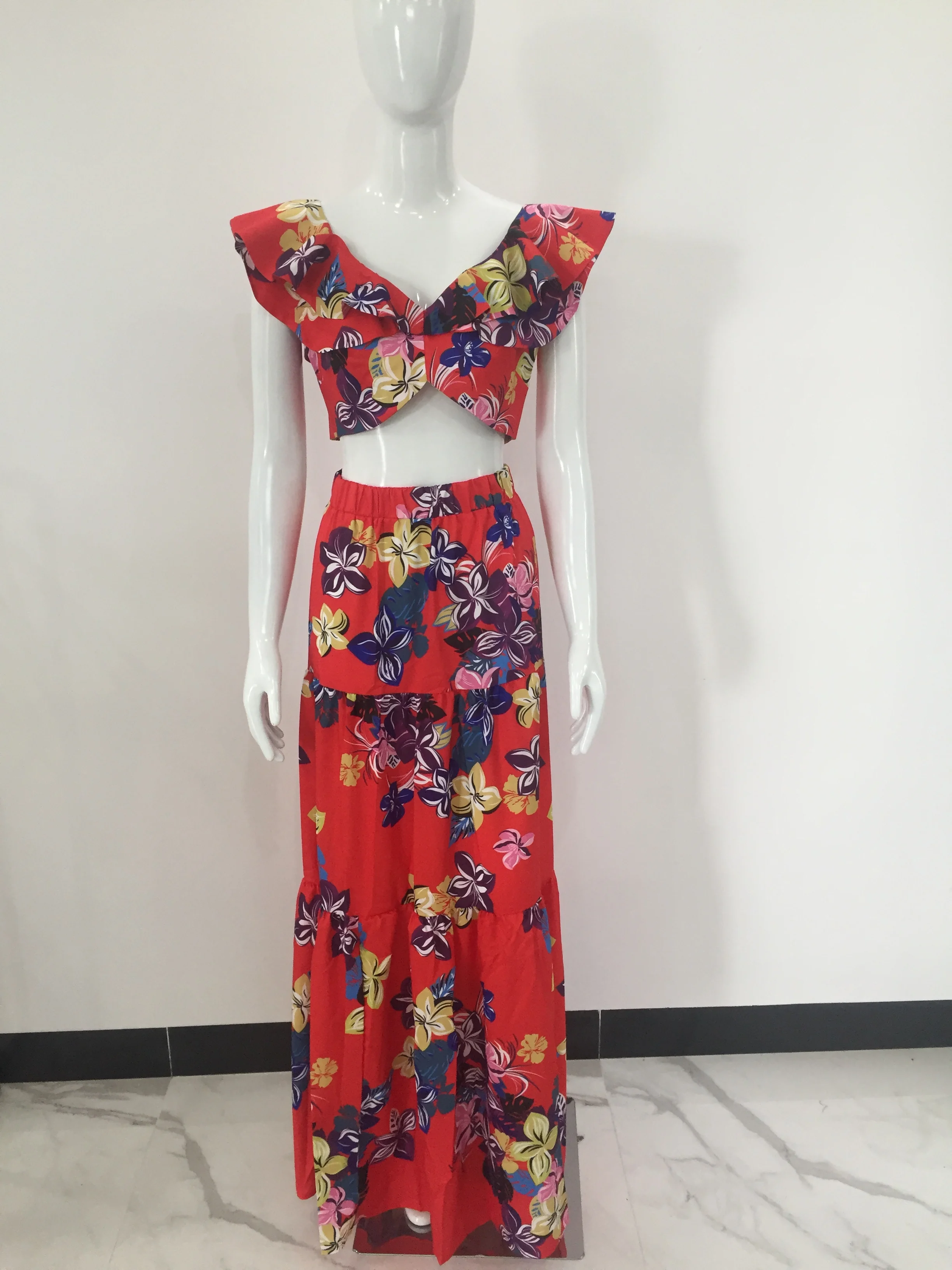 Женское пляжное платье на тонких бретельках красное топ с принтом большого