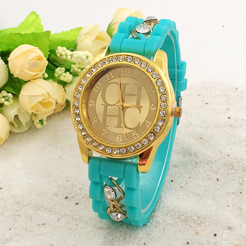 Часы наручные женские кварцевые со стразами цепочка из Золотого Сплава