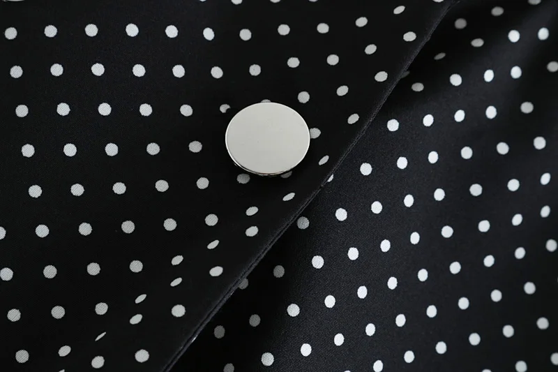 Винтаж стильный Polka Dot комбинезоны Для женщин мода воротник с лацканами, украшенные пуговицами, купальный костюм с шортами Повседневное боди Femme