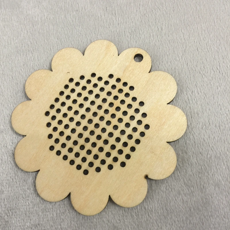 

Бесплатная доставка, деревянный кулон, цветок, вышивка крестиком, искусственные поделки, сделай сам, шитье, пустая подвеска, деревянное коль...